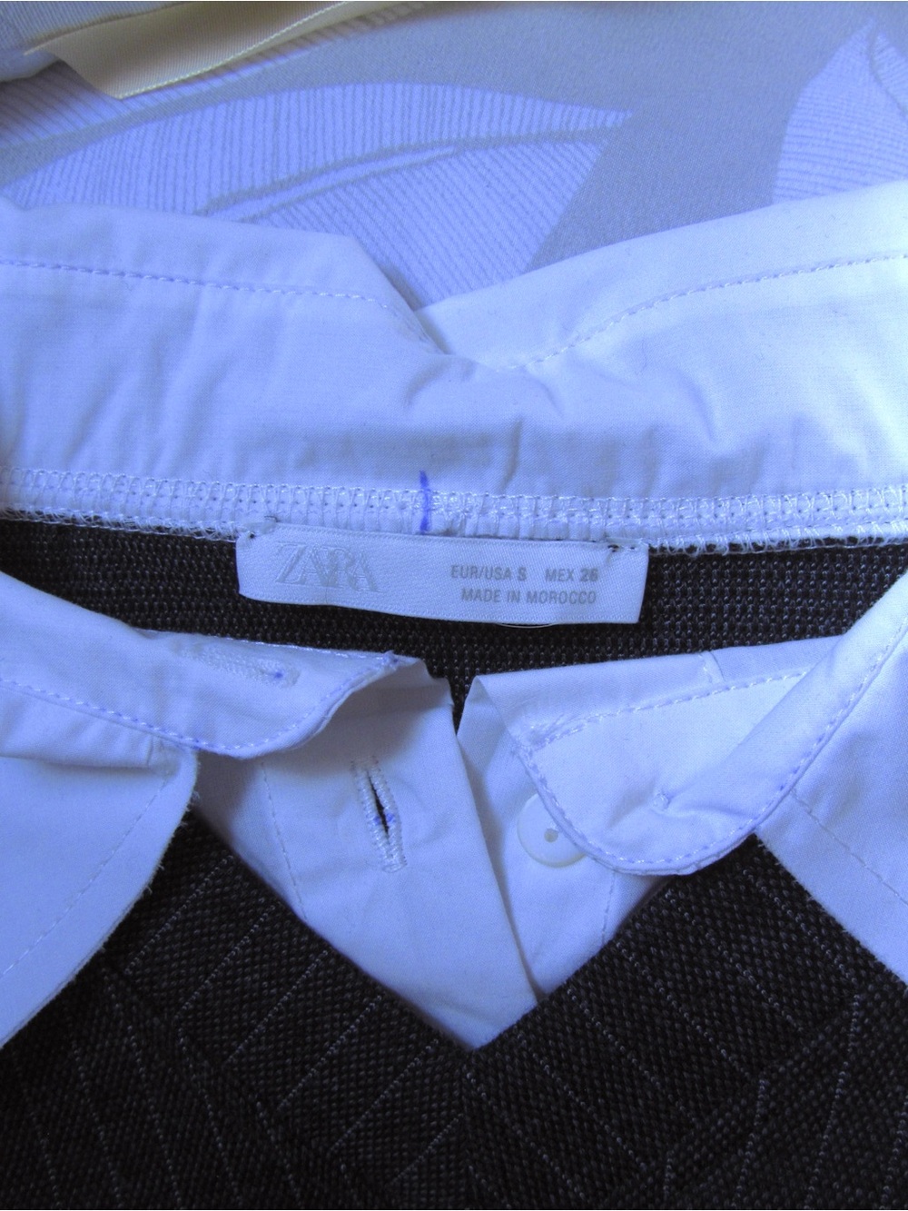 Zara Black Pinstripe V-Neck Sweater with Attached White Collar - Picture 2 of 7